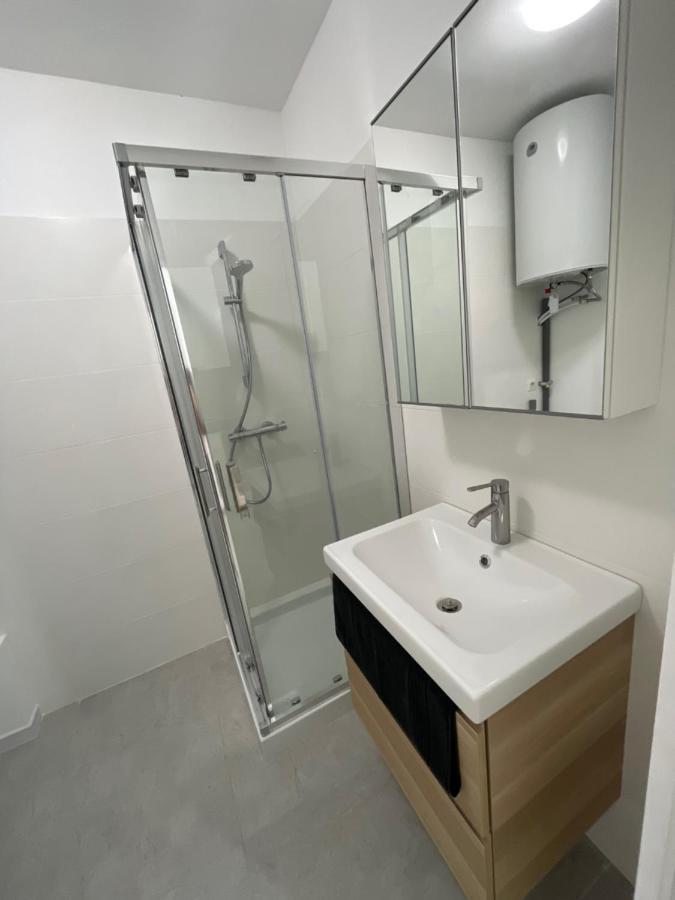 Appartement 30 M2, Piscine Et Parking Prive Mouans-Sartoux Eksteriør bilde