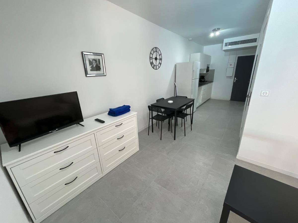 Appartement 30 M2, Piscine Et Parking Prive Mouans-Sartoux Eksteriør bilde